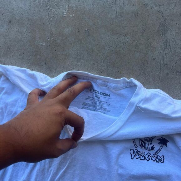 Volcom white cotton t-shirt with palm tree graphic #skater Mens size M - Picture 2 of 2